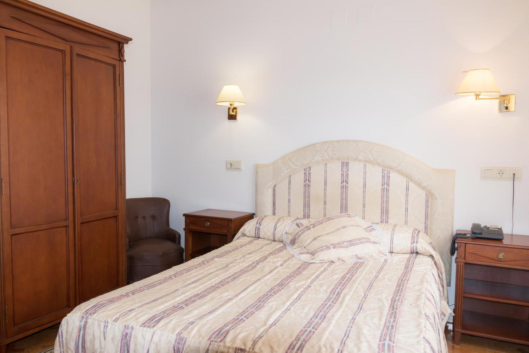 Hotel Avenida III Villadangos del Páramo Szoba fotó