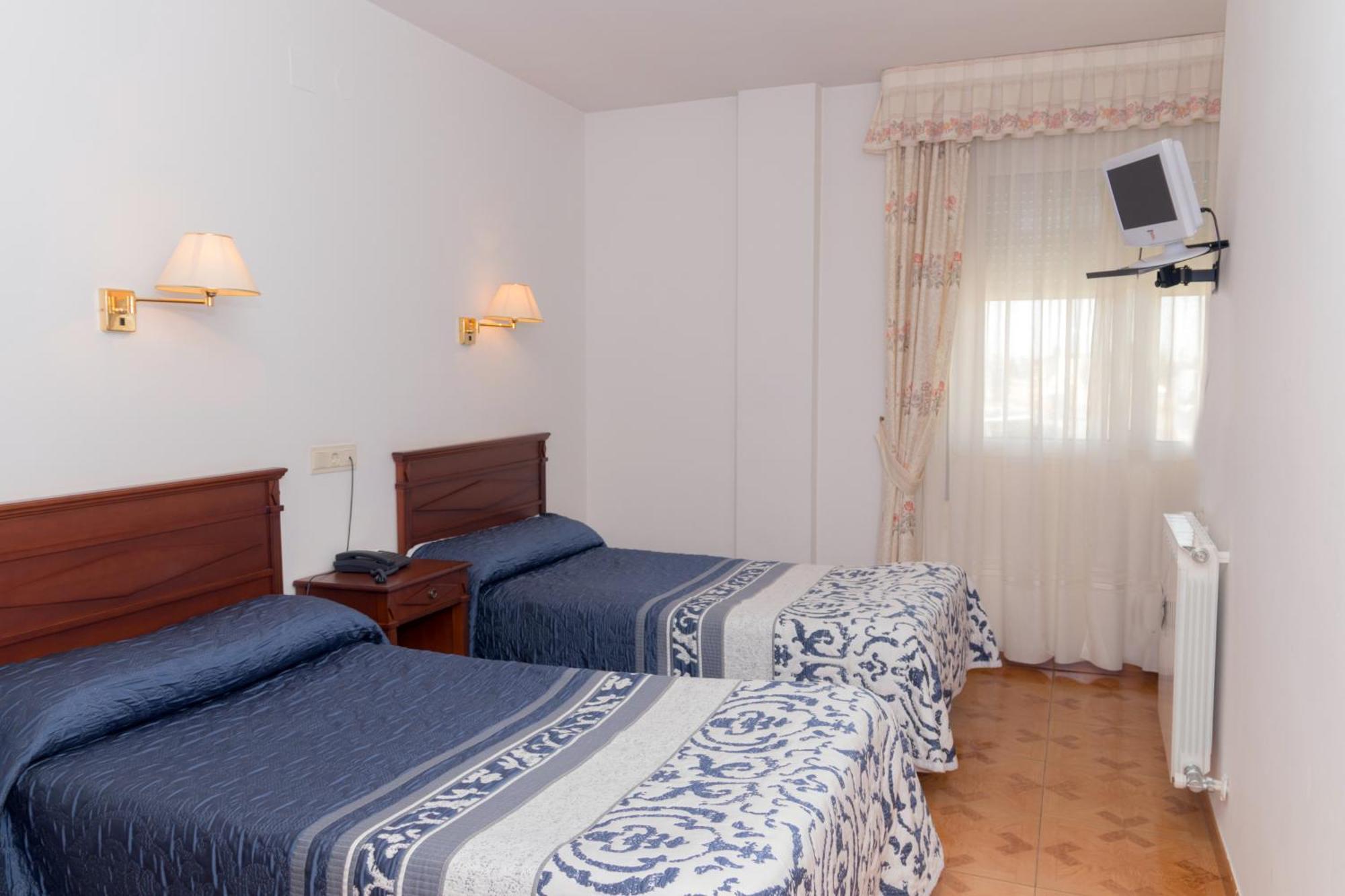 Hotel Avenida III Villadangos del Páramo Szoba fotó