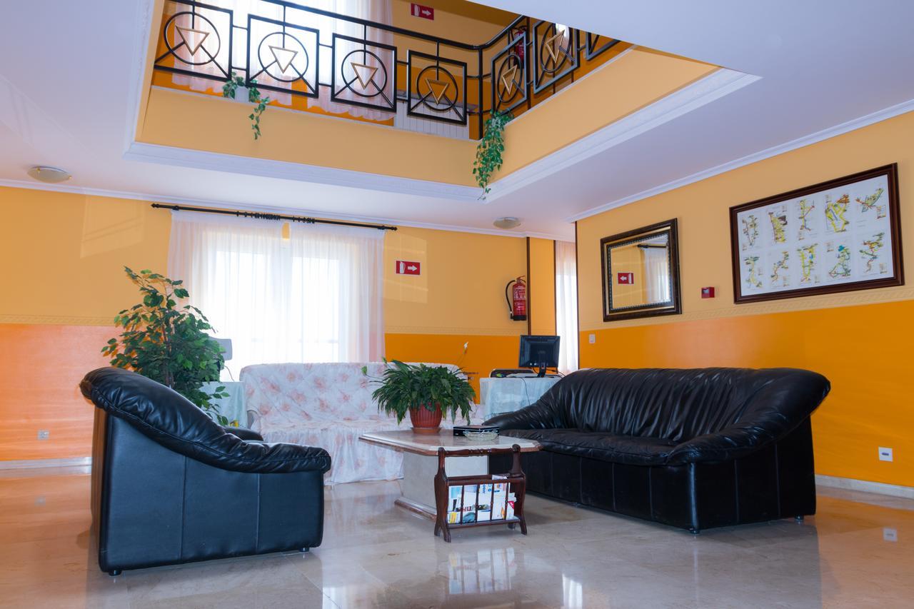 Hotel Avenida III Villadangos del Páramo Kültér fotó