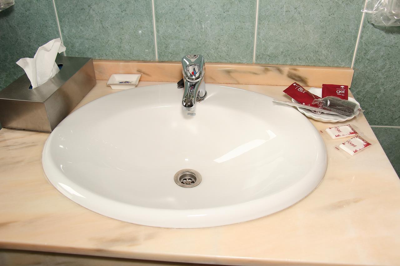 Hotel Avenida III Villadangos del Páramo Kültér fotó